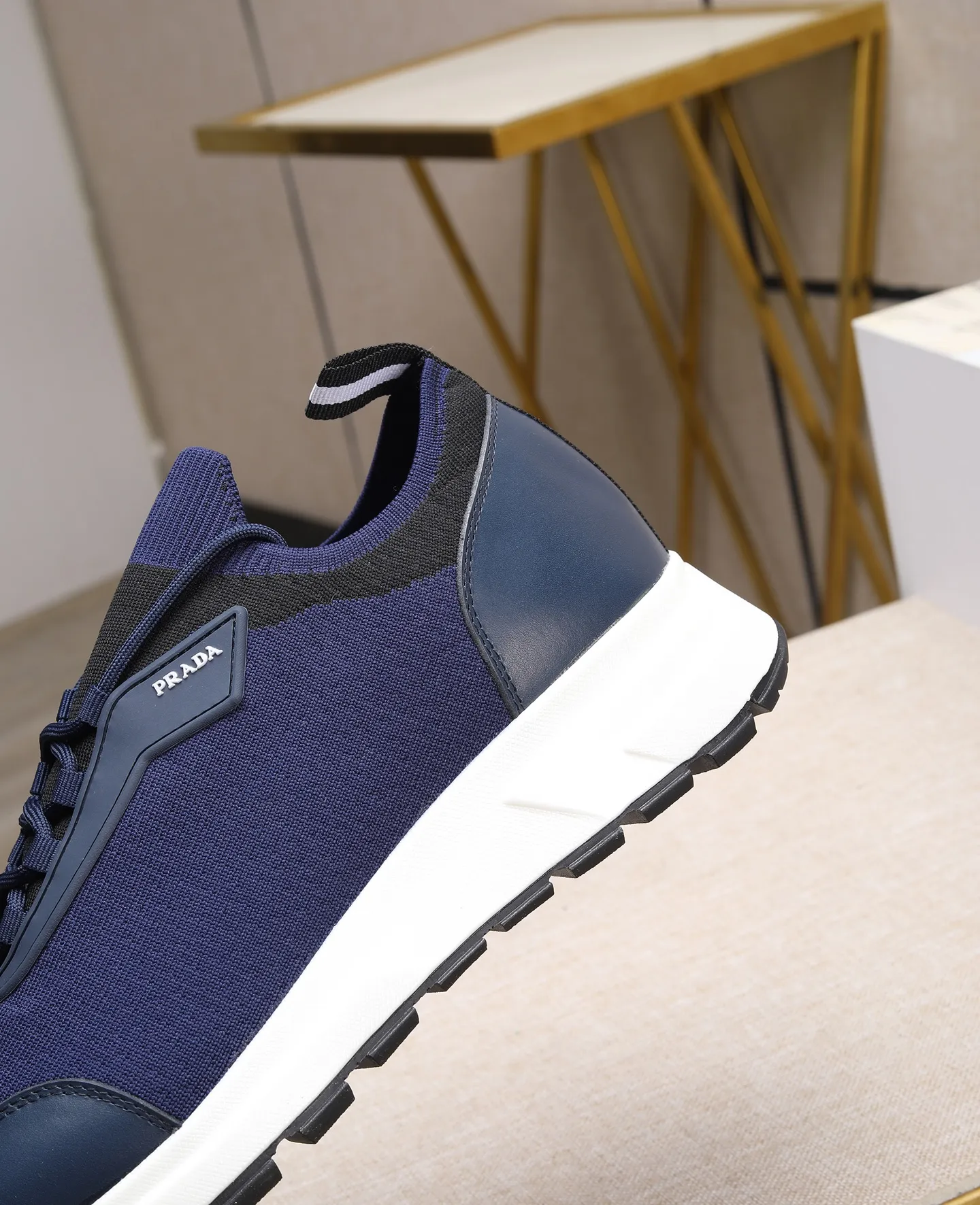 Men's clothing and shoes 💰500 👑👑The latest model of high-quality PRADA men's shoes on the Hong Kong purchasing agency official website has been launched in 1:1 copy, synchronized with Hong Kong counters, and on the same catwalk; all made of breathable fly weave ➕Imported breathable fabrics with cowhide lining, 🍡🍡The original 1:1 non-slip and wear-resistant; comfortable on the feet, attractive style, fine workmanship, and simple and neat shoe trees, showing the courage and toughness of men, 👍 Code number 38 to 45